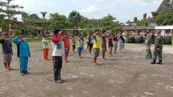 Dapatkan Pelatihan PBB Dari Satgas TMMD Bojonegoro, Murid Sekolah Dapat Pengalaman Baru 